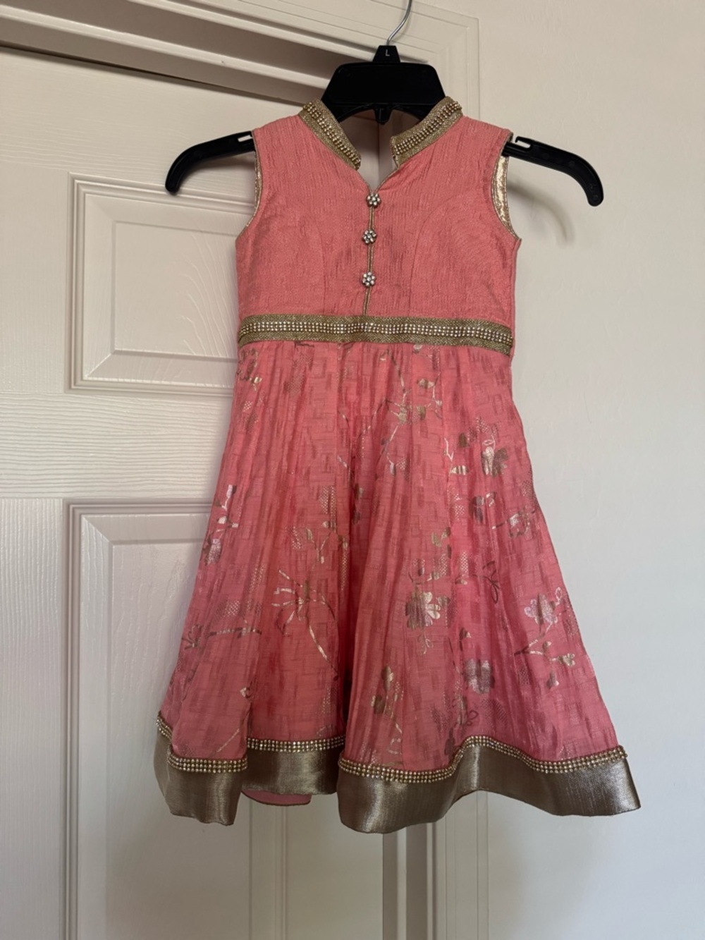 India inspired girls dress. Coral & gold toddler size 4/5 super cute Hindu dress